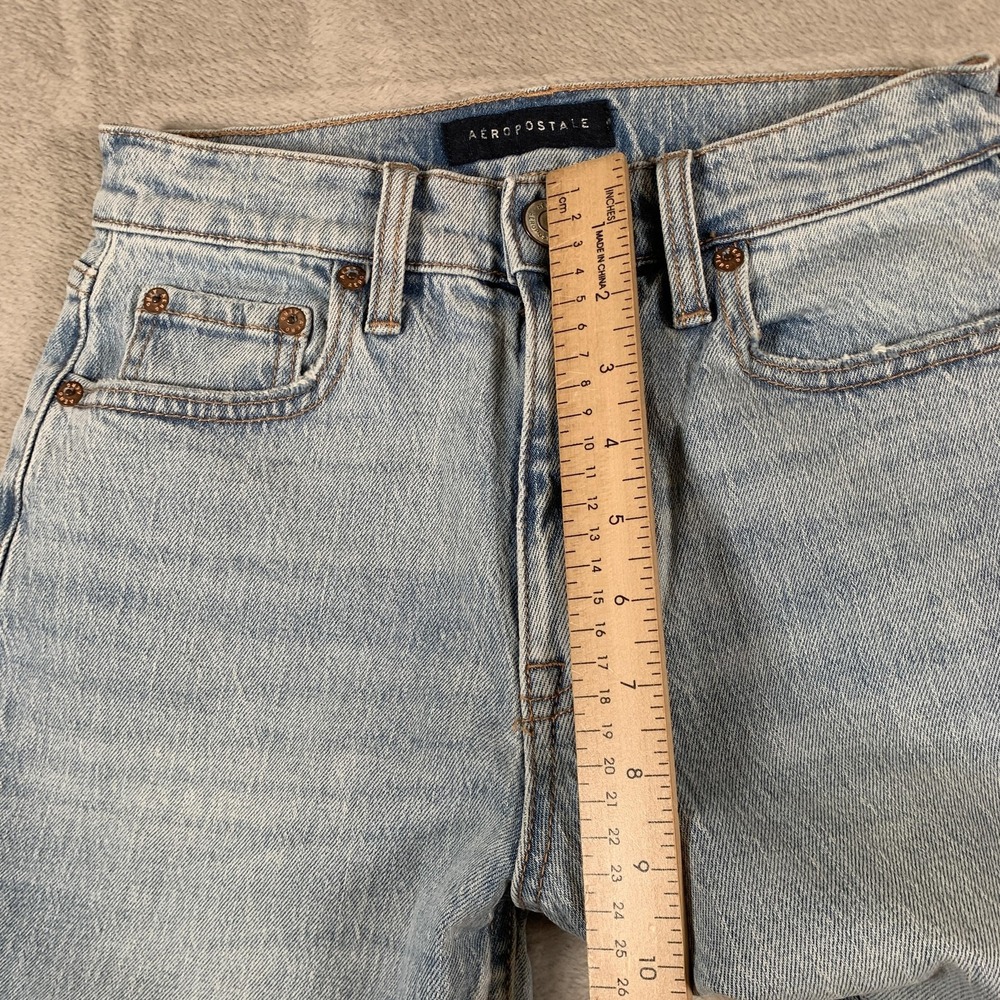 Aeropostale Mom Jean Womens 2 Light Wash High Rise Straight Leg Distressed Denim - Picture 4 of 11